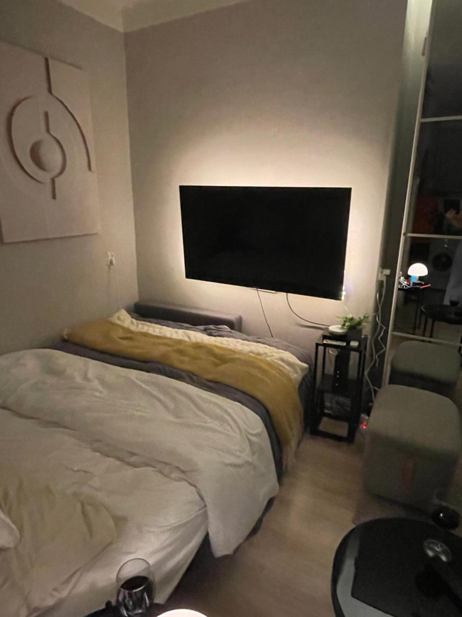 Apartment Tiny With Parking *